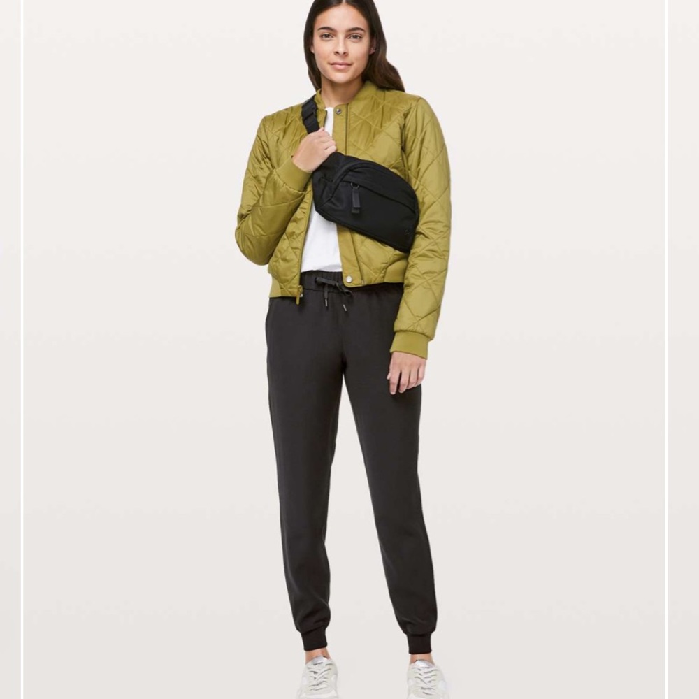 NWOT! Lululemon On The Fly Jogger - 6 - Woven